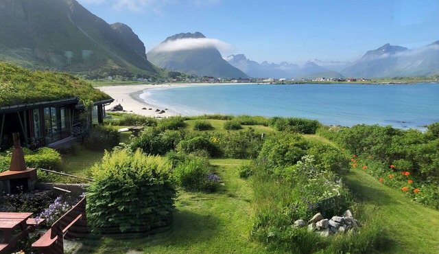 Nordbo - unik plass med utsikt over Rambergstranda