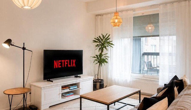 Nordic Nest- Modern Studio w Balcony Near Metro in Helsinki