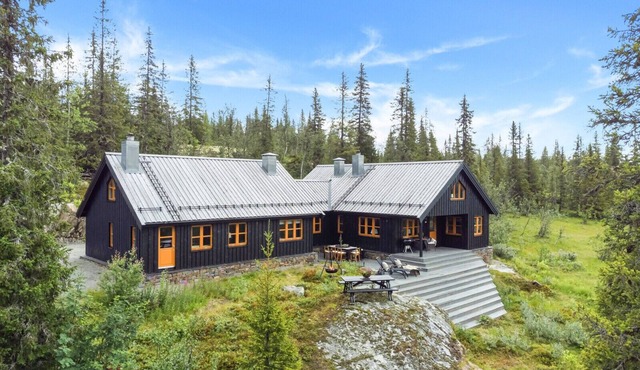 Norwegian Mountains Lodge - Digrebu | Ski-In/Ski-Out -Hiking | Sleeps 16 | Sauna
