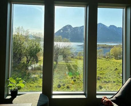 Oceanfront Cabin in Vestvagøy