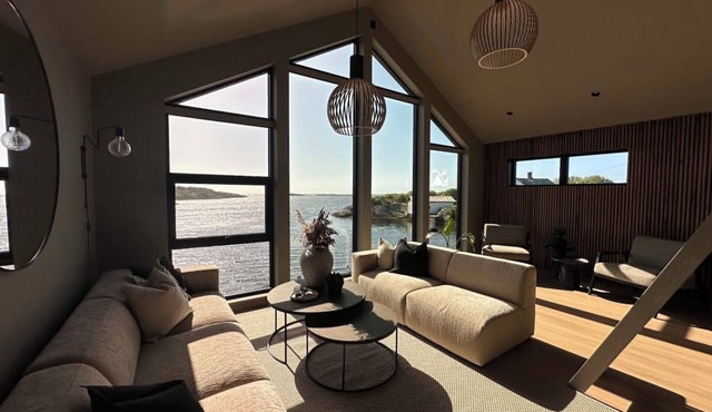 Oceanfront Luxury Retreat | Jacuzzi, Sauna & Panoramic Views