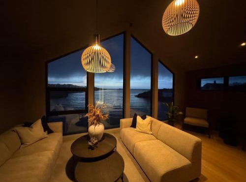OceanView Karmoy Jacuzzi, Sauna & Sea Views