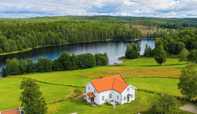 Old mission house with lake view near Töcksfors