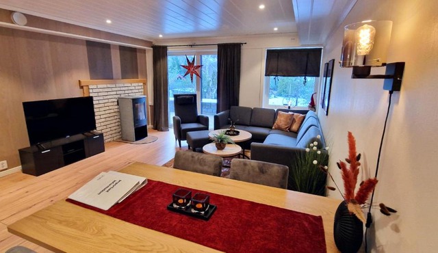 Otnes Fjordside - Large 80m2 860sqft in Aurland