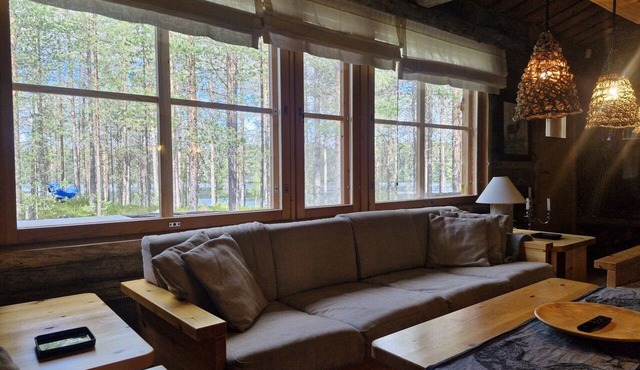 Peaceful 5BR Lakeside Cabin | Sauna & Fireplace in Ruka