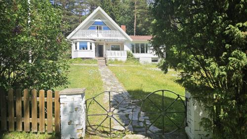 Peaceful Holiday Home near Forest and Sea SE09158