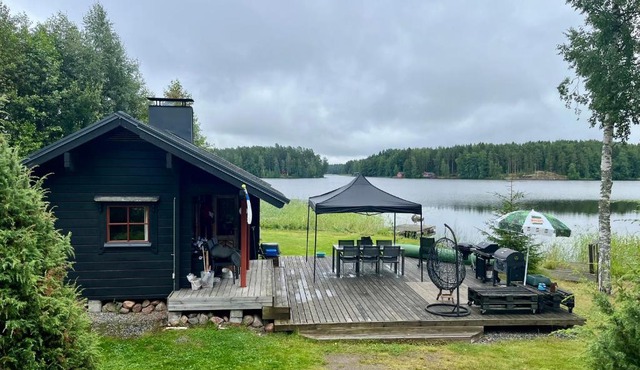 Perhemökki, sauna ja vierasmaja, sähköauton lataus