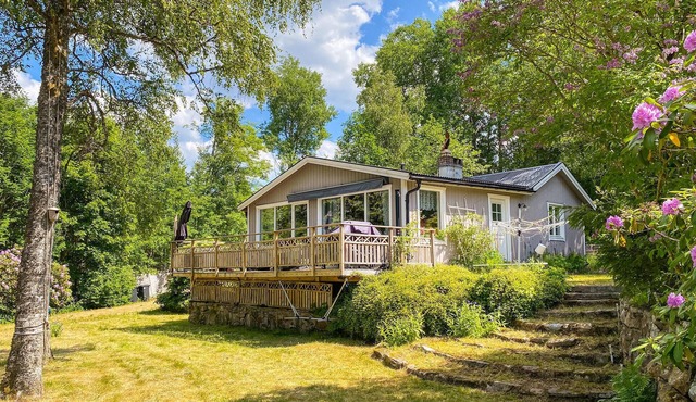 Pet friendly home in Aplared with lake view