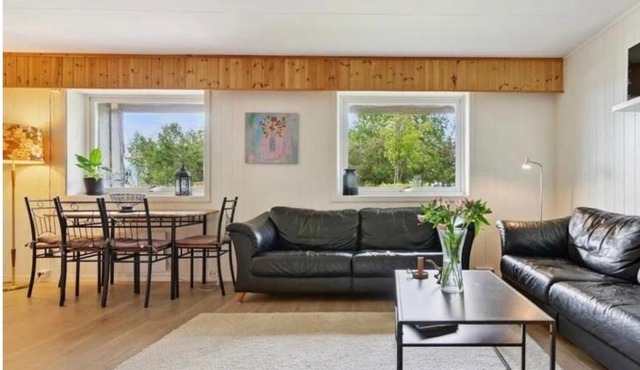 Polar Wings-Arctic Fjord Retreat, Privat Apartment 60 km from Tromsø in Laukeng