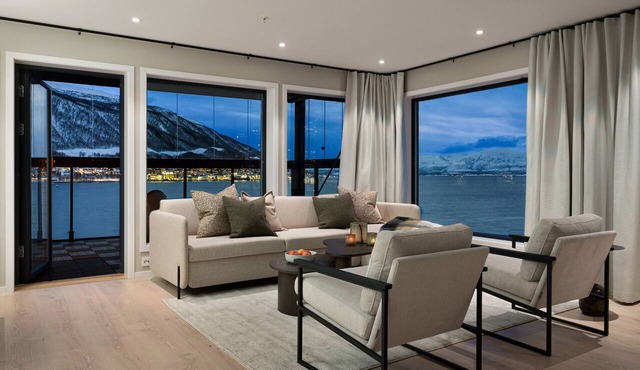 Premium Waterfront Apartment with Stunning View in Tromsø