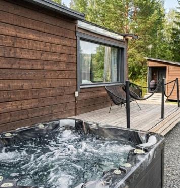 Private Himosranta Glass Suite & Jacuzzi
