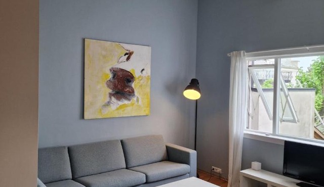 Quiet, airy 3-room apartment in the city center