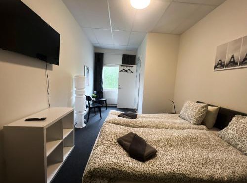 Rentalux Hostel - Room 127 Familyroom in Timra