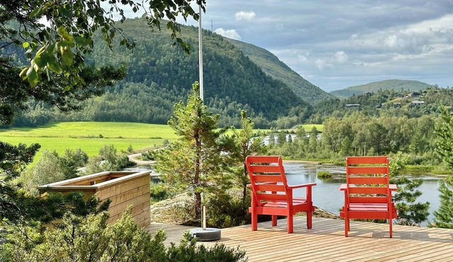 Retro cabin in scenic Sinnes location