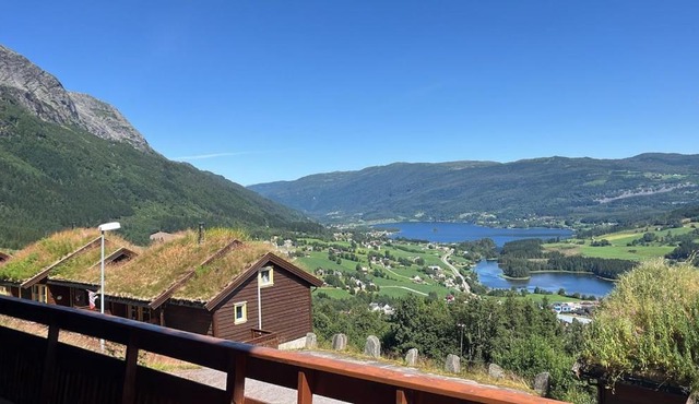 River Views - Private Sauna - Cozy Traditional Norwegian Cabin