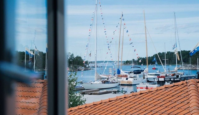 Royal Yacht Club Apartment — Sandhamn Harbour in Sandhamn