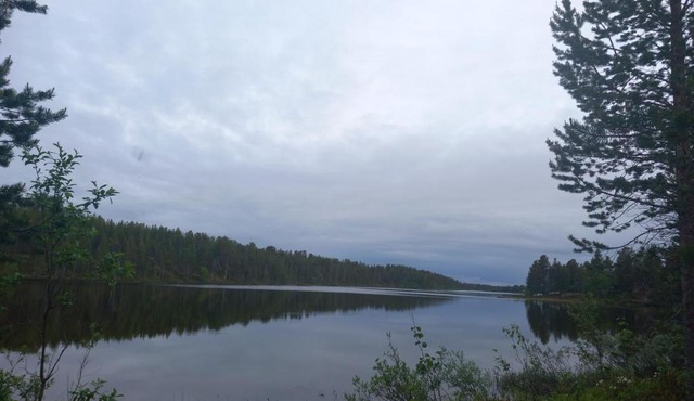 Rustic Old Lakeside Cottage at Sevettijärvi