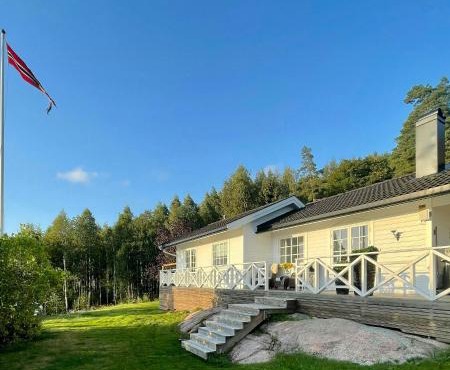 Sea Views And Forest Tranquility At Rødtangen