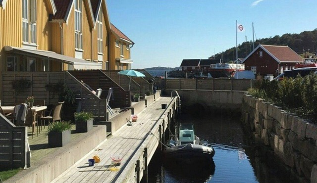 Seaside cabin with private beach and jetty, Hvaler