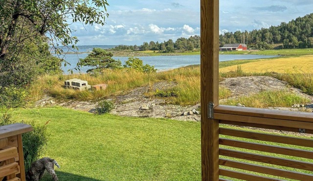 Seaside cottage with Tjörn archipelago views