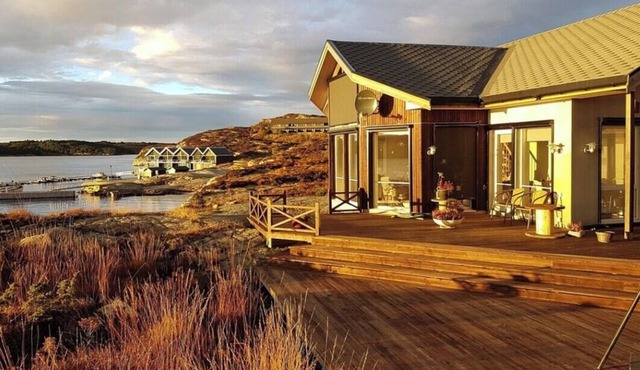 Seaside dream cabin with jacuzzi
