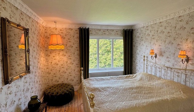Second-floor apartment with a boutique feel. Scenic location, 40 minutes from Ullared and Halmstad