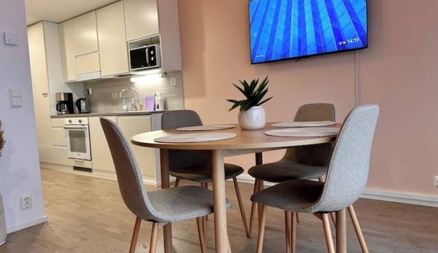 Serene & Stylish 5★ Getaway in Central Turku – King Bed, Cozy & Prime Location