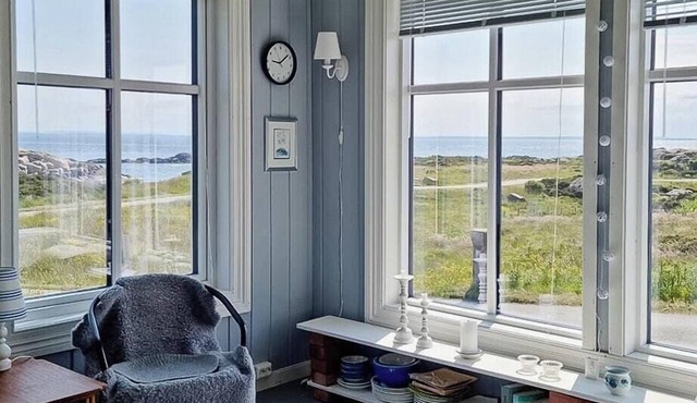 Simple cabin with sea views on Utsira island in Utsira