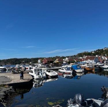 Sjarmerende og solrikt hus nær strender på Fevik in Fevik