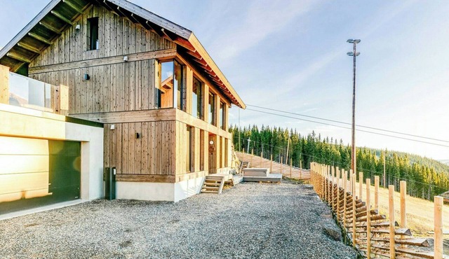 Ski-in/ski-out cabin in Hafjell with view