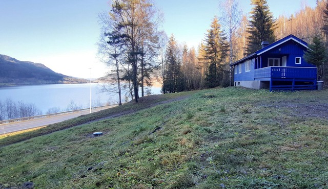 Small Blue House - Overview Losna