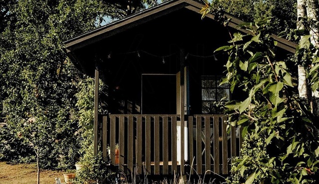Small house for two with sea view on Tjörn