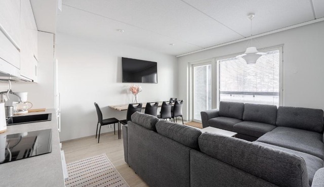 Spacious 1BR Apt. Next to Lake Näsijärvi | Sauna & Free Parking