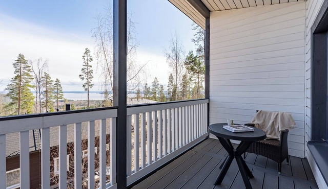 Spacious 2BR Cabin at Riihivuori Peak