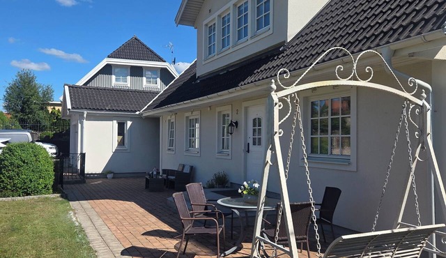 🌿 Spacious 4-bedroom, 2-bathroom house. Close to the bus stop and downtown. Quiet location. in Södertälje