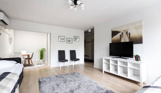 Spacious and cozy 2-room apartment for 4 – Kaivoksela, Vantaa in Vantaa