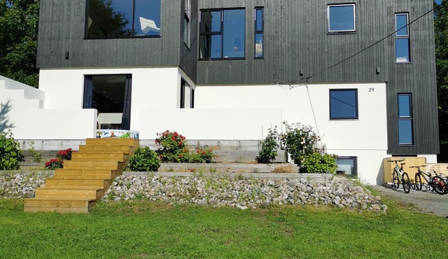 Spacious and sunny family home near the city center