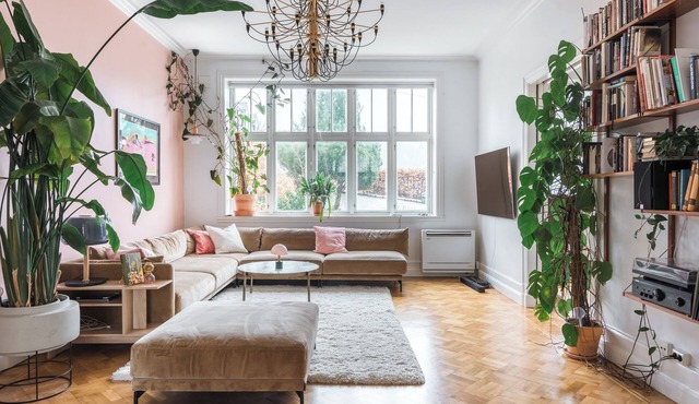 Spacious, beautiful apartment with garden and parking- close to city center