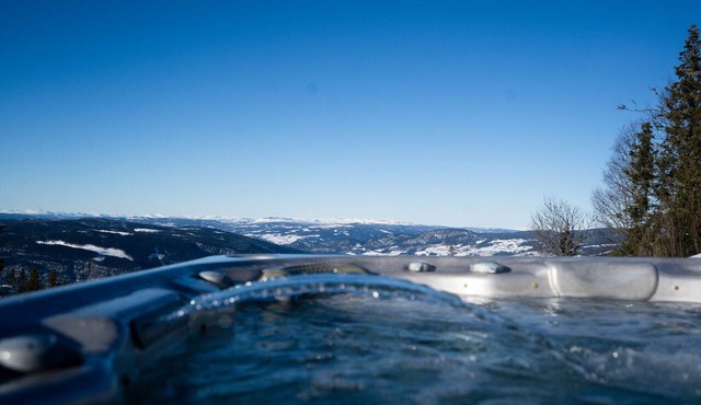 Spacious cabin in Hafjell with sauna, ski-inn-ski-out