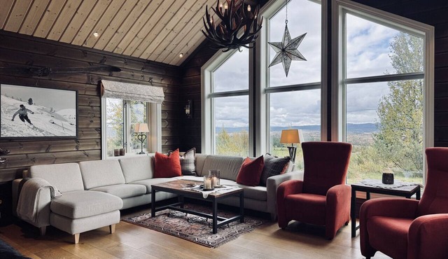 Spacious cabin in the mountains