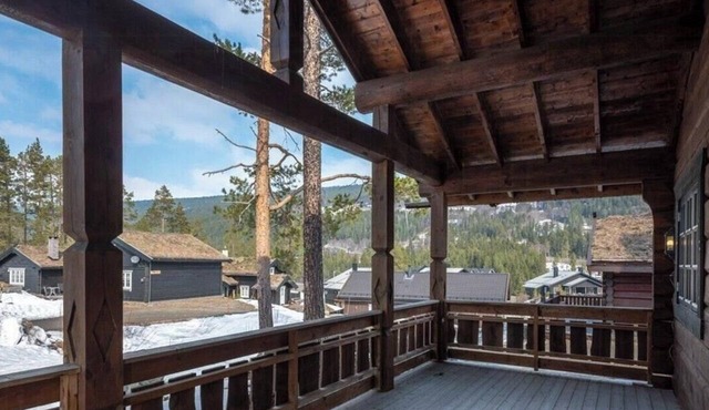 Spacious log cabin near Hardangervidda