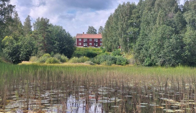 Spacious Vacation Apartment for 2 – River View, Nature, and Time to Yourself in Voxnabruk