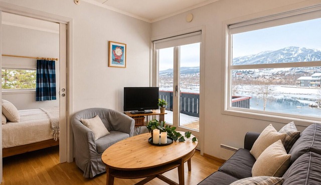 Stay in Central Geilo – Shops, Slopes & Restaurants Nearby