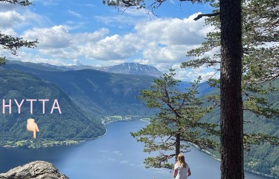 Stor hytte med 4 soverom og panoramautsikt over Tinnsjøen ved Rjukan og Gaustatoppen