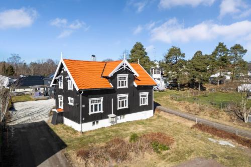 Stort hus med 7 soverom på Eik