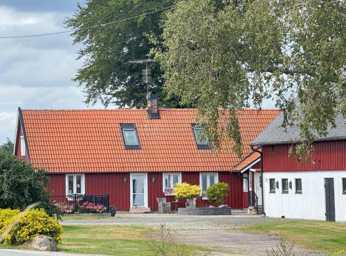 Stort och komfortabelt hus på landet