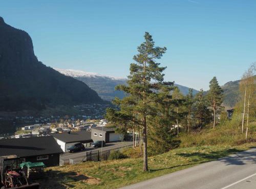 Stryn (10 min fra sentrum) stor og moderne leilighet
