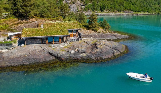 Stunning home in Etne with sauna