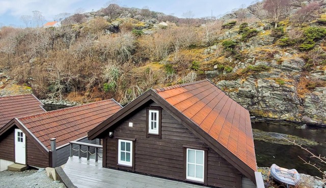 Stunning home in Finnås with WiFi