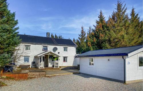 Stunning Home In Kverva With Harbor View